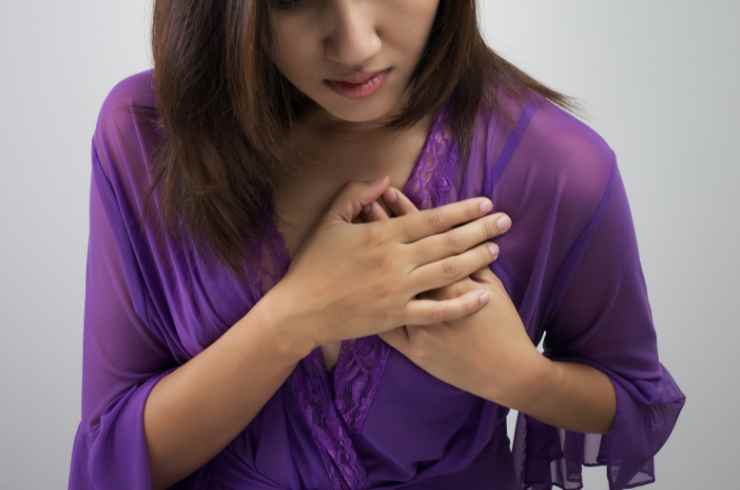 11 sintomi che non dovresti mai sottovalutare: potresti avere un attacco di cuore in corso